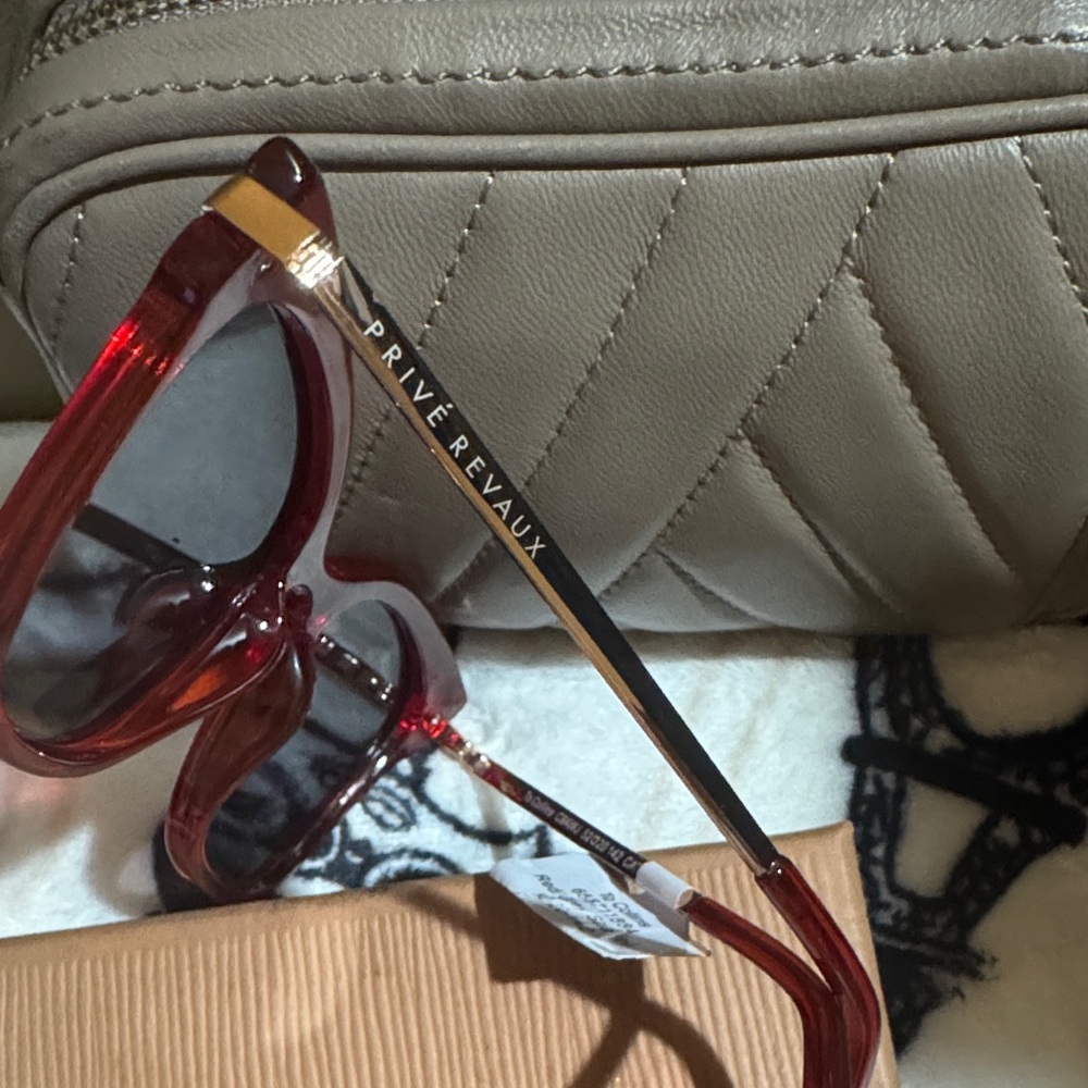 NWT Prive Revaux Stylish Polarized Red Sunglasses With Black Sleeve - Picture 3 of 5